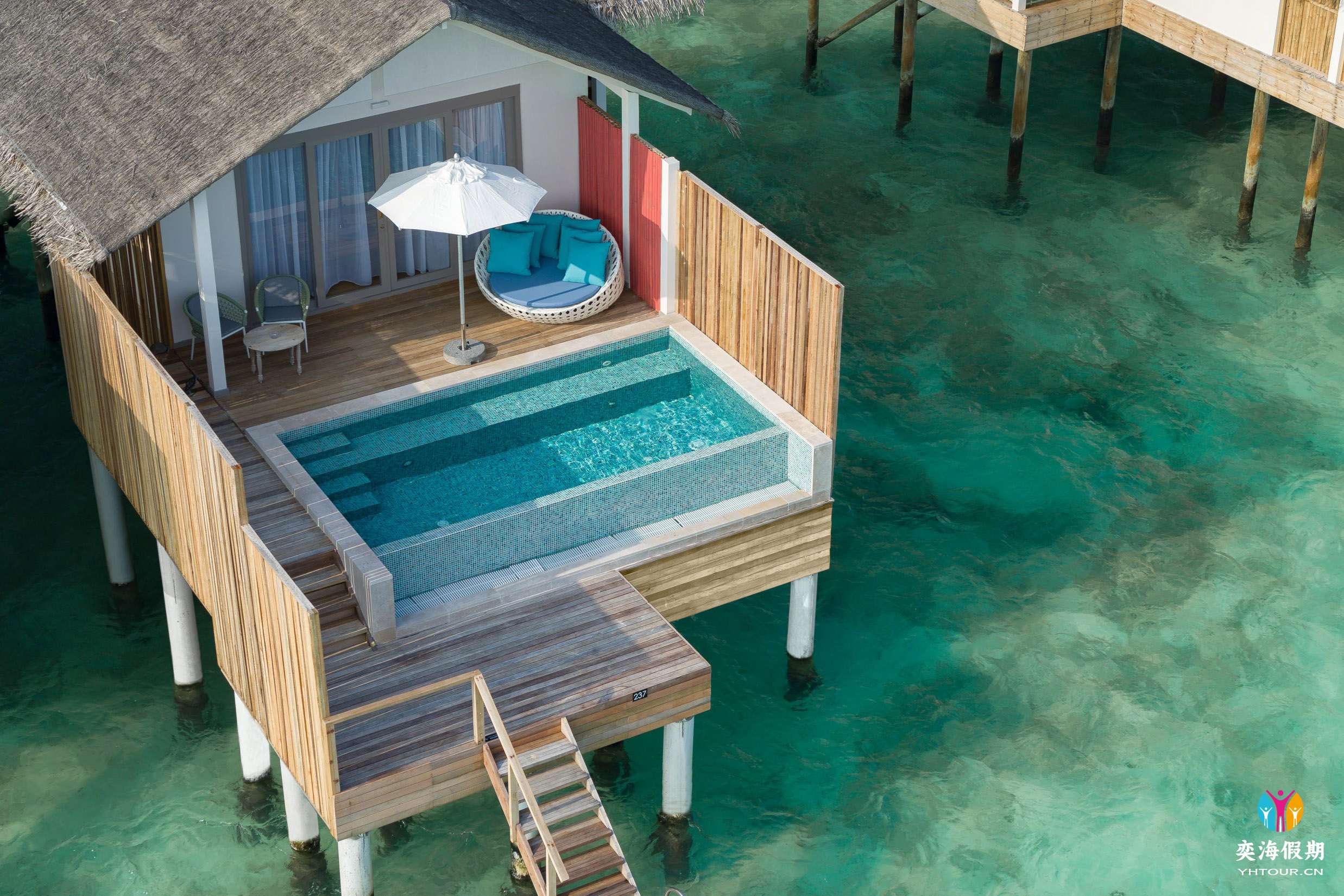 Lagoon Pool Villa3.jpg