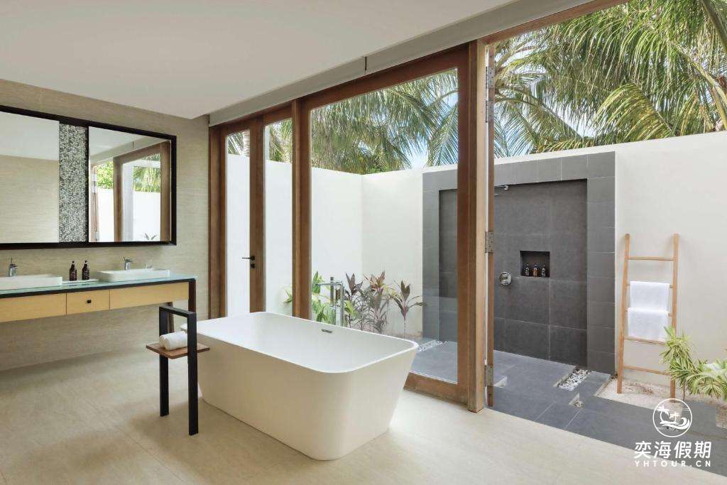 Beach Villa with Private Pool (3).jpg