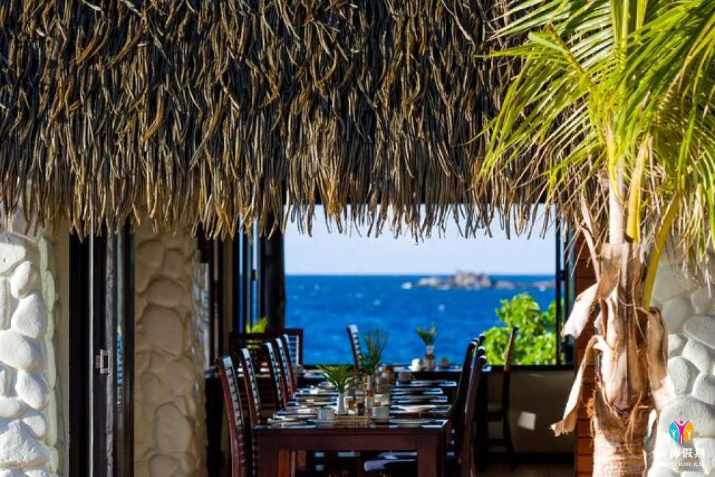 dining-46678-crop.jpg