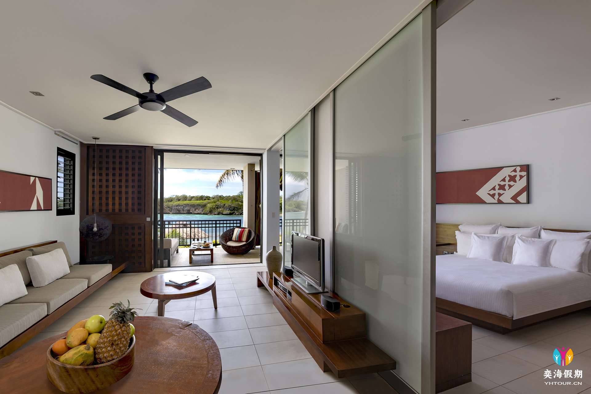 1 King Suite Lagoon View (OSUG) - Top Floor.jpg