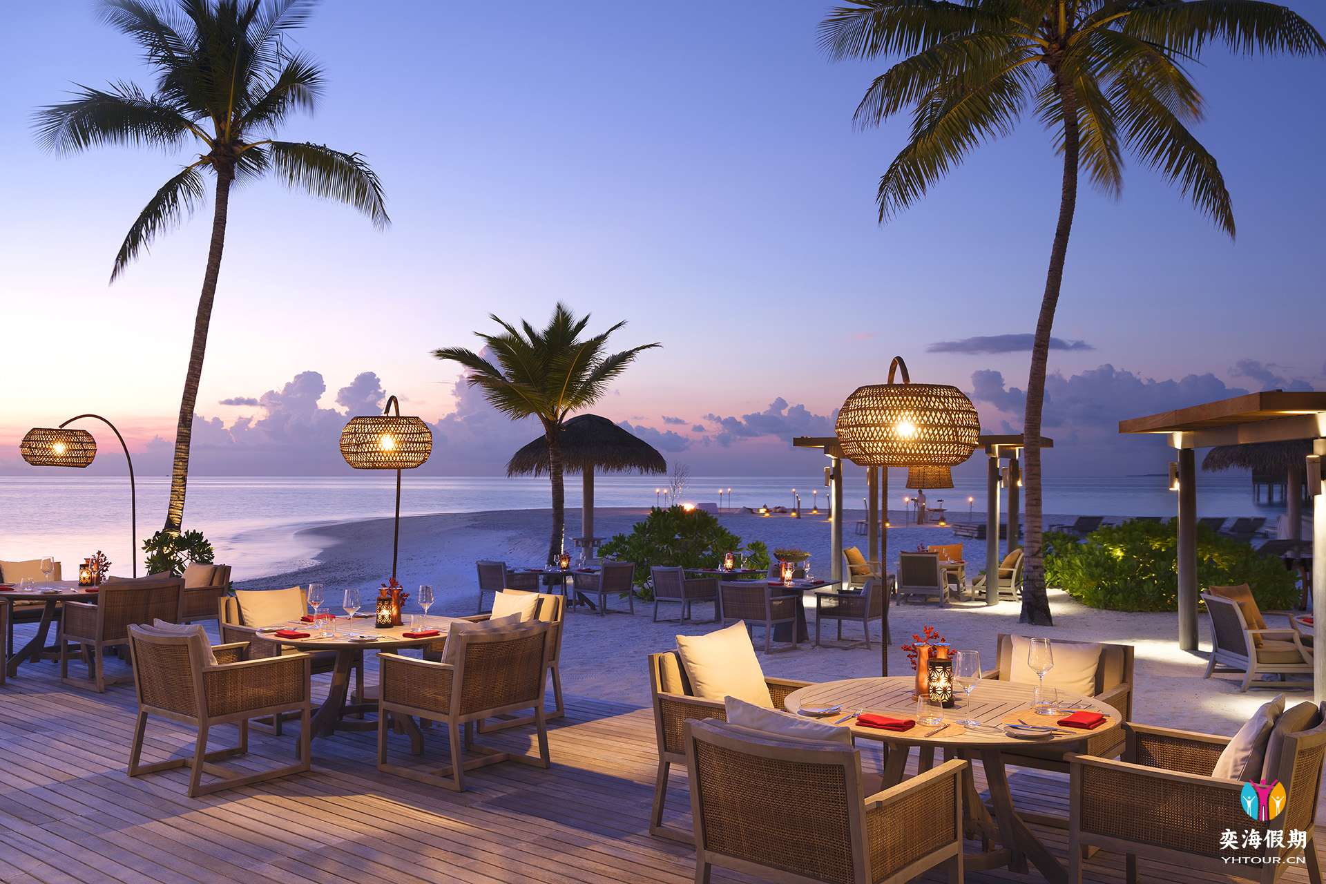 Vakku Beachside Seating.jpg