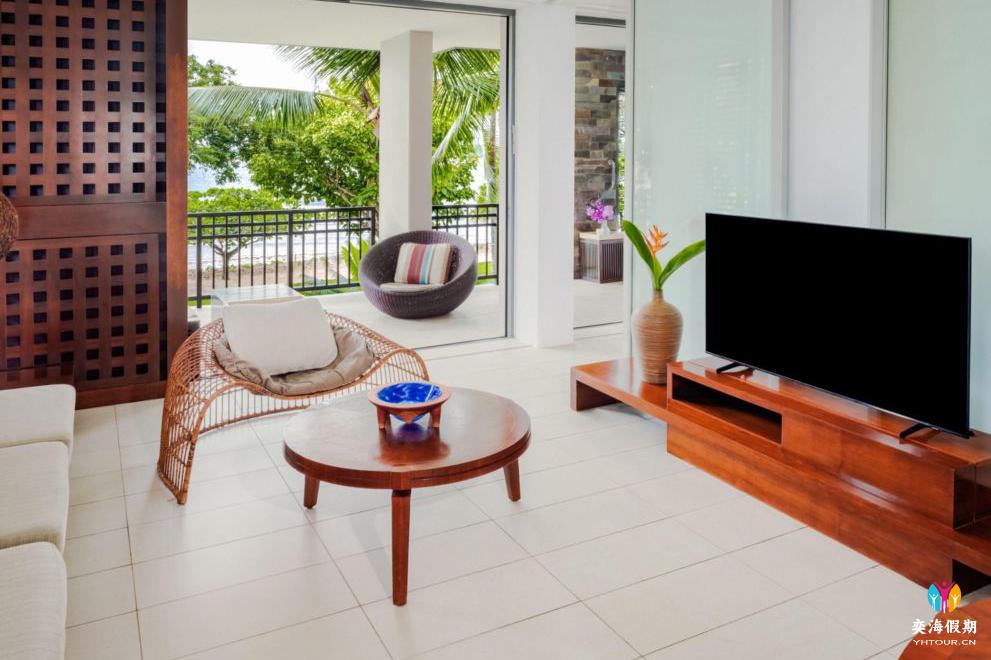 Lagoon View Suite2.jpg