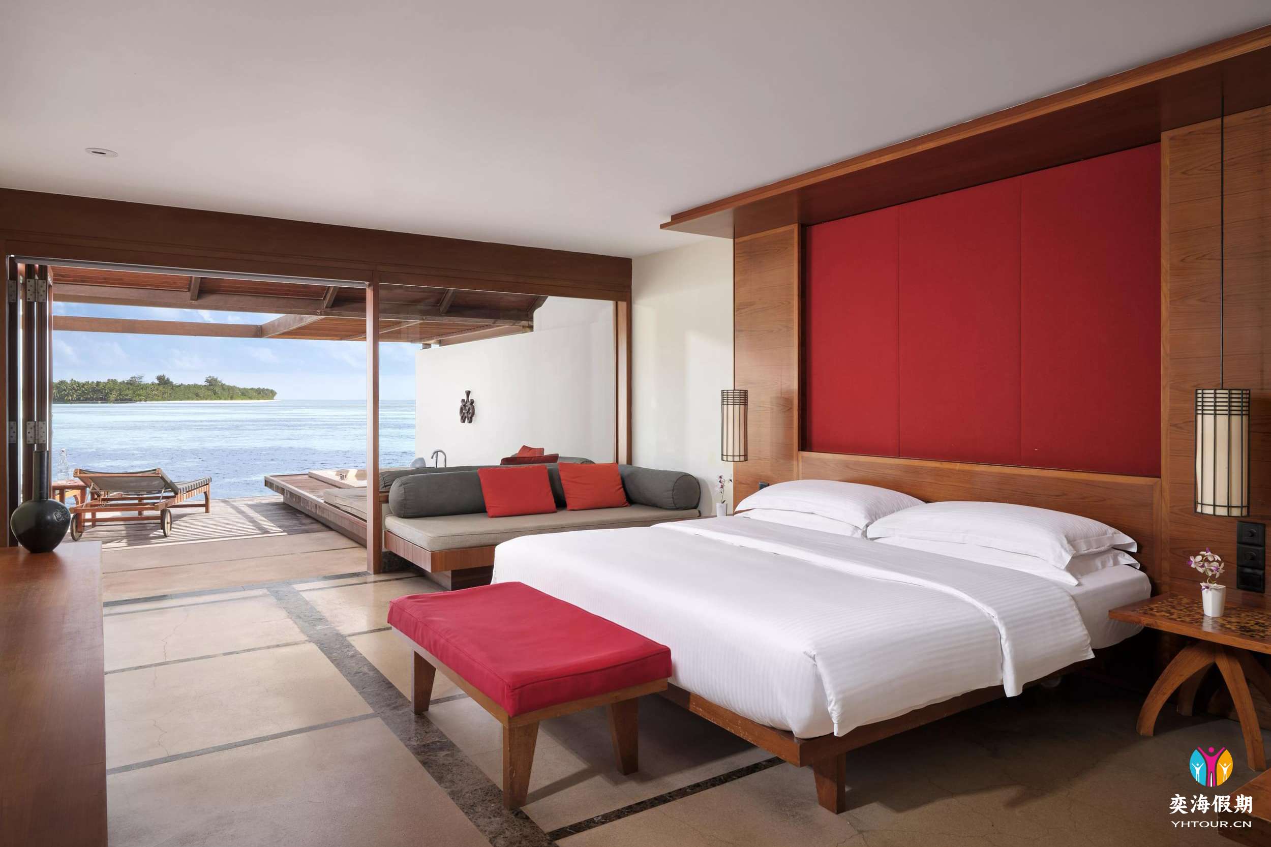 Villa Nautica - Water Villa - Bed - Large.jpg