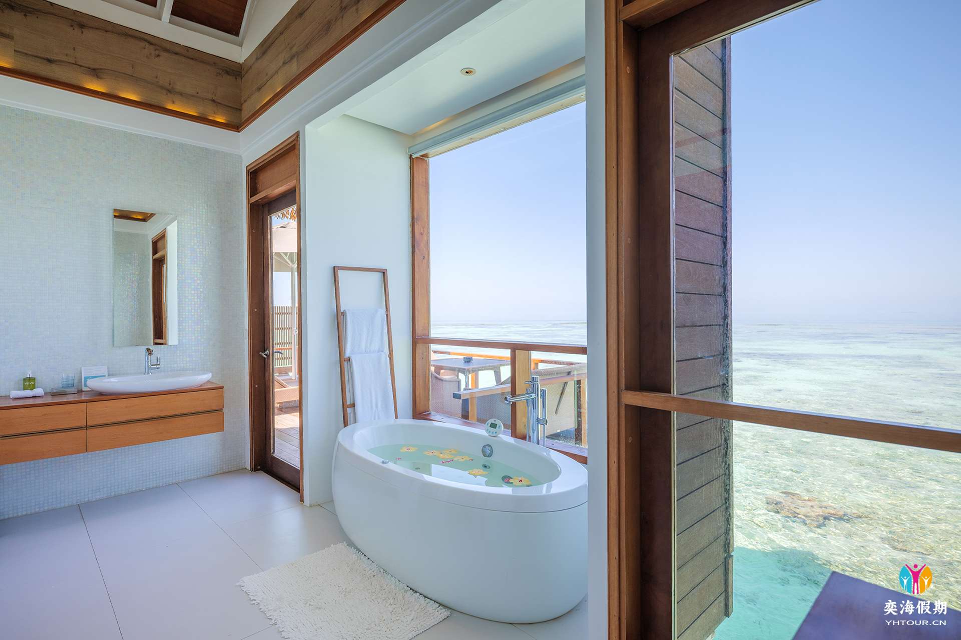 Ocean Villa 01.jpg
