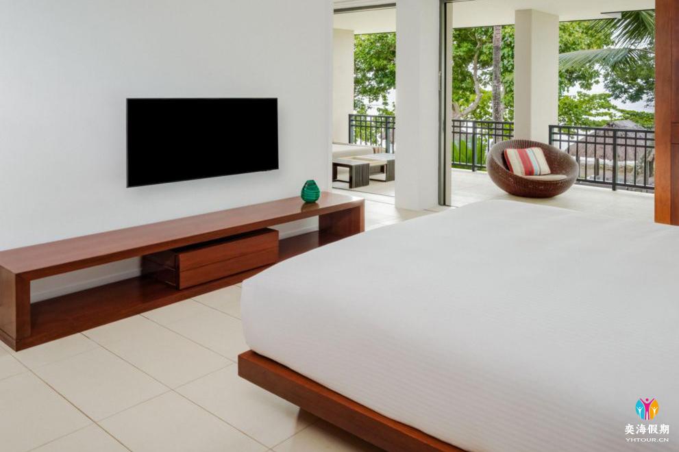 Lagoon View Suite.jpg