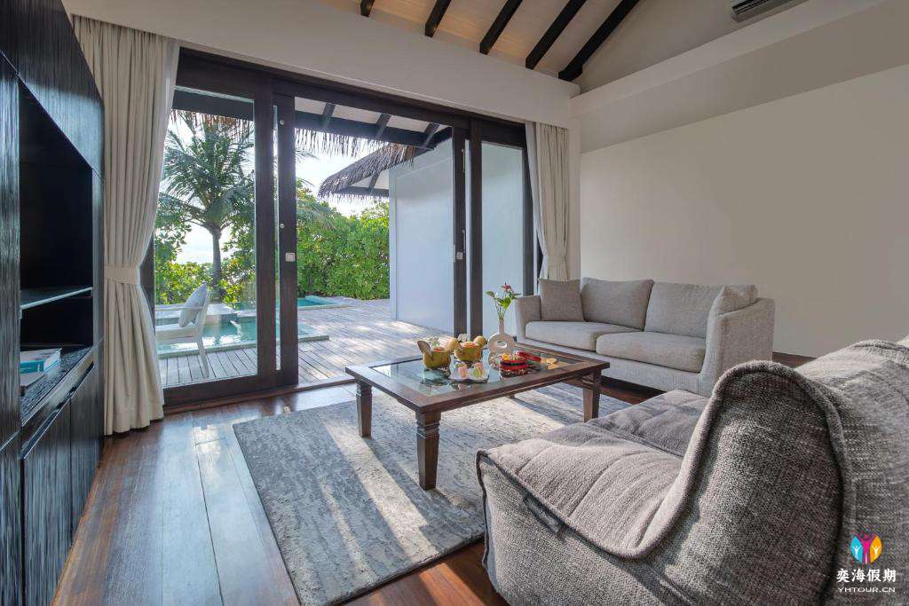 2-Bedroom Beach Pool Villa (3).jpg