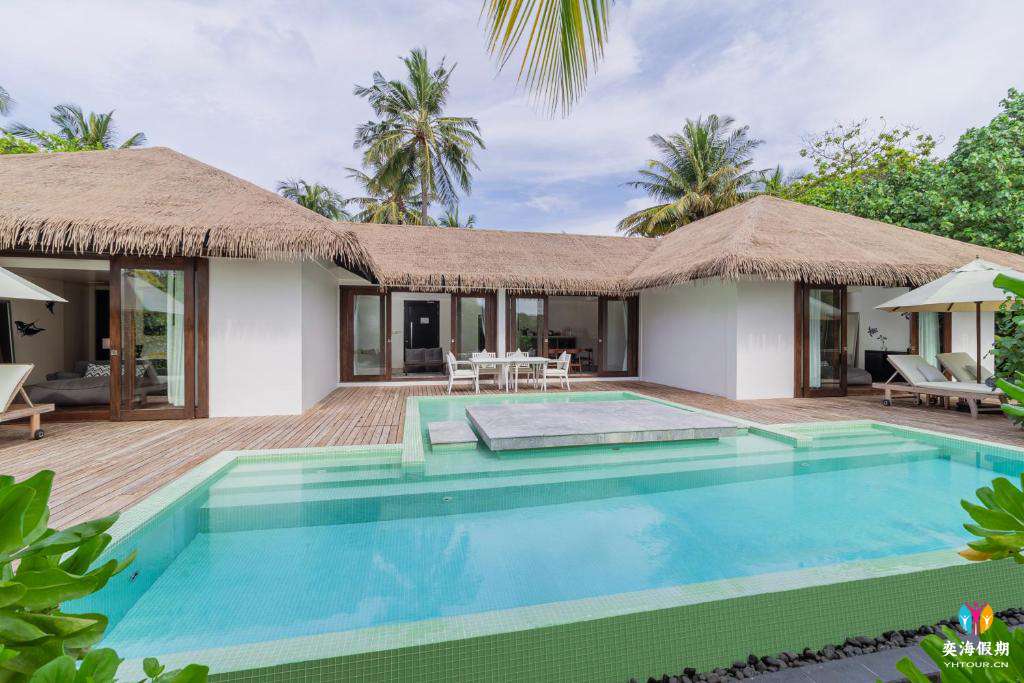 2-Bedroom Beach Pool Villa2.jpg
