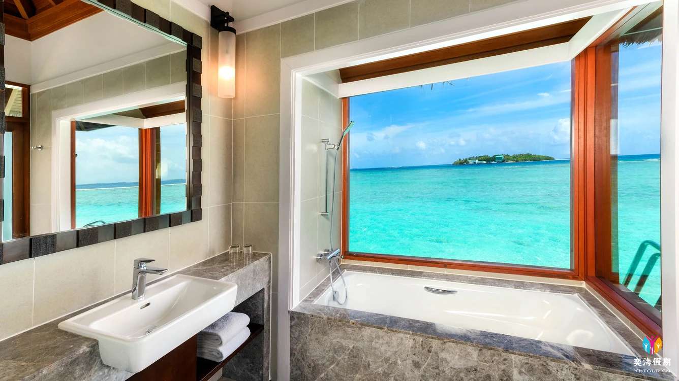 WATER BUNGALOW2.jpg