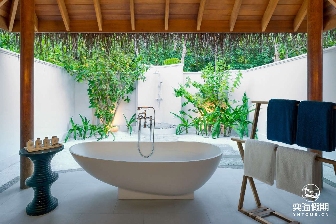 Two Bedroom Family Beach Villa4.jpg