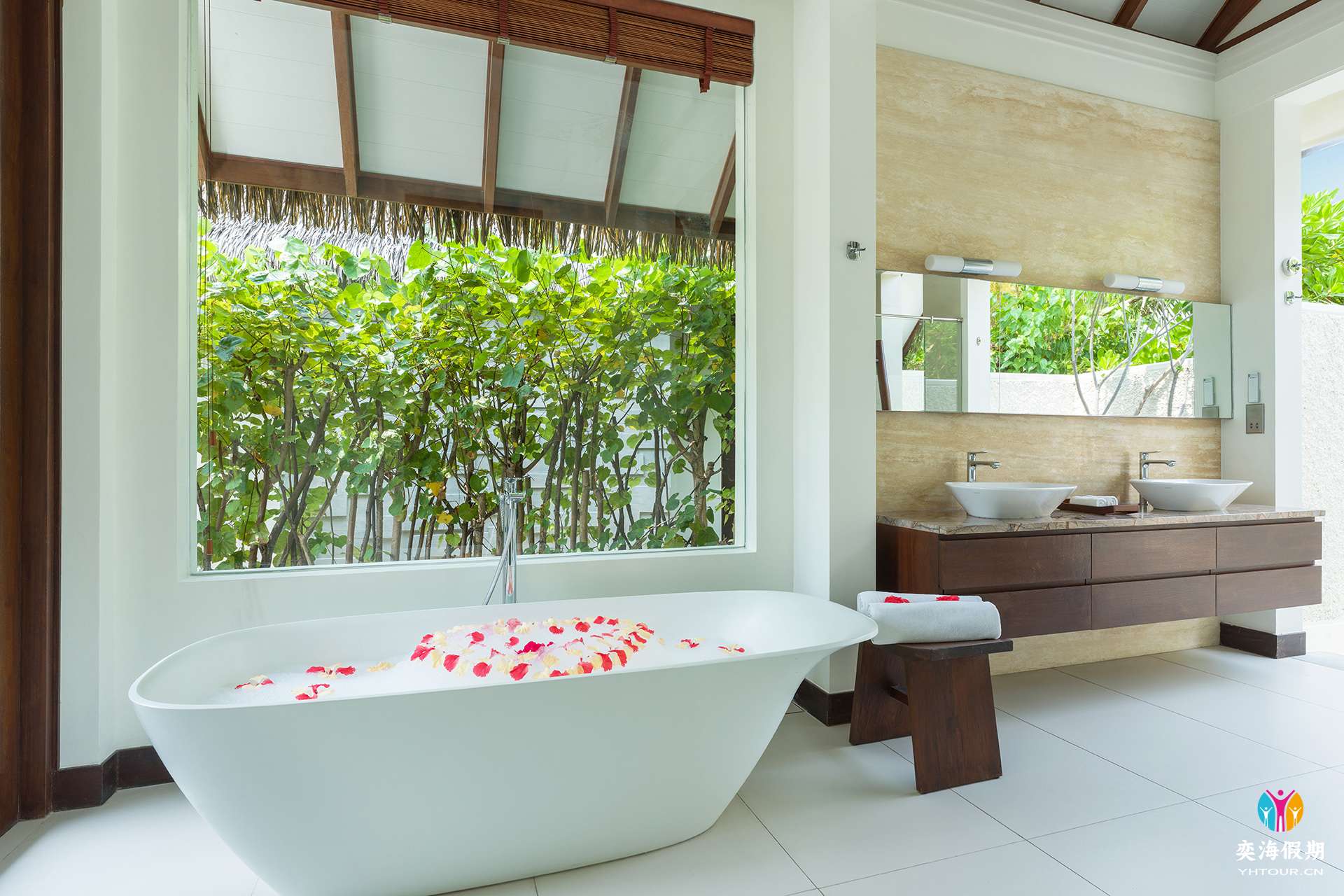 Beach Villa-1.jpg