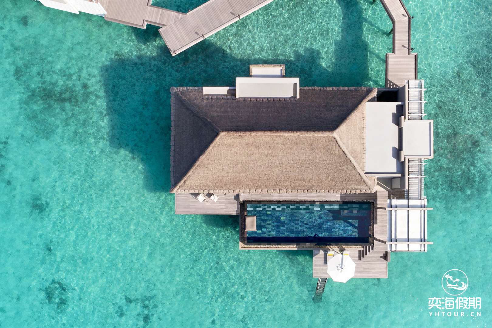 2.2_water_villa_f.nannini-dji_0111-3.jpg