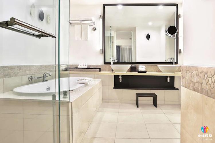 1 Bedroom Suite.webp (1).jpg