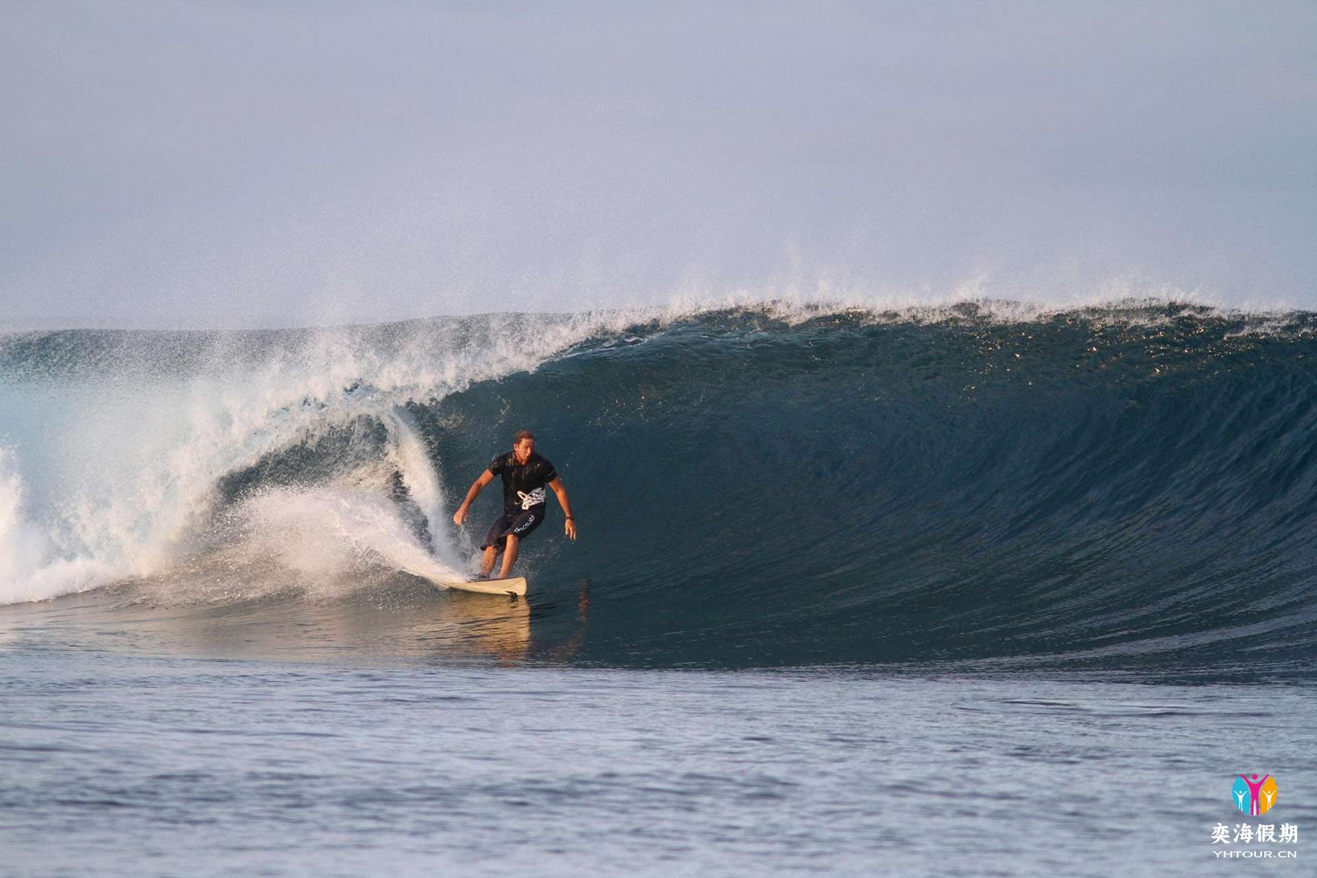 fiji-surfing-1.jpg
