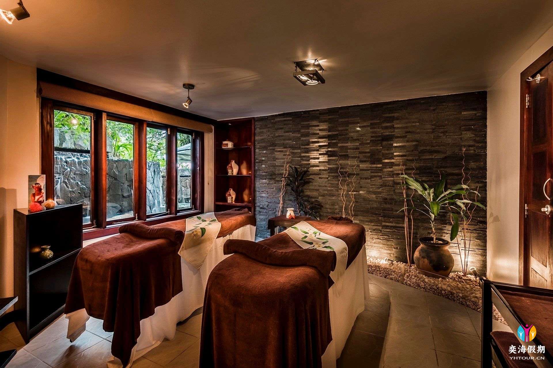 spa -at-warwick-fiji.jpg