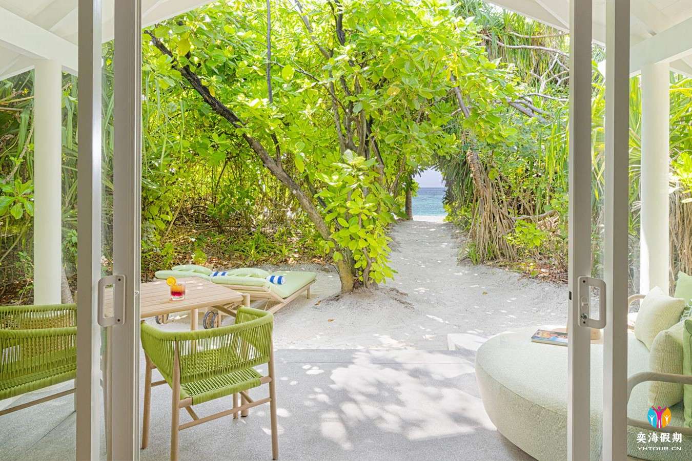beach-villa_outdoor.jpg