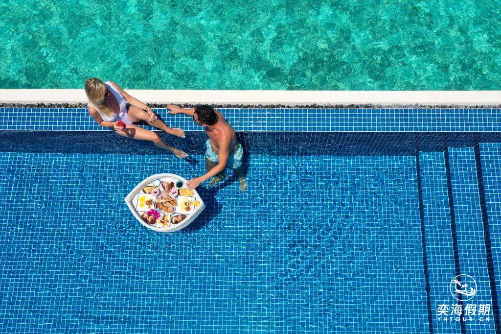 3 Bedroom Overwater Villa with Private Pool (5).jpg