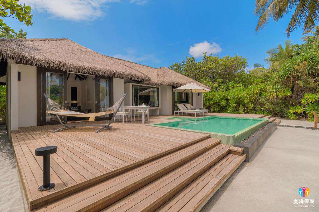 Beach Villa with Private Pool (4).jpg