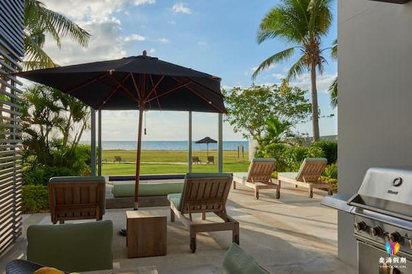Beachfront Room (5).jpg