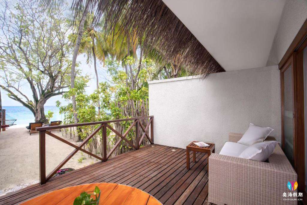 Deluxe Beach Villa (2).jpg