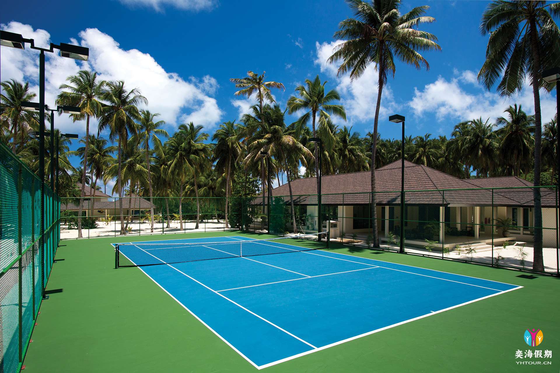 TENNIS COURT WITH SPORTS CENTRE.jpg