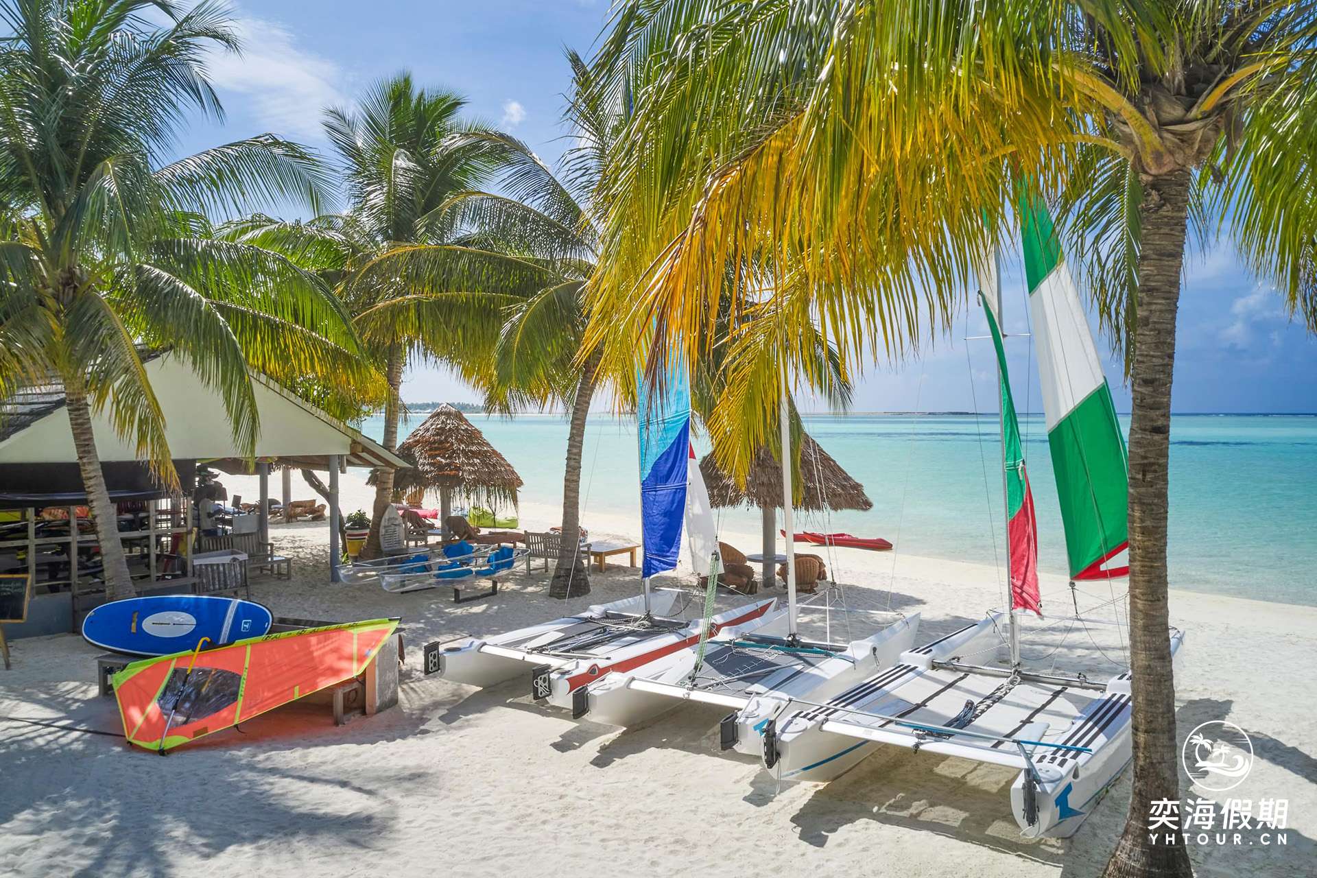 Villa Park - Water Sports - Catamaran - Large.jpg
