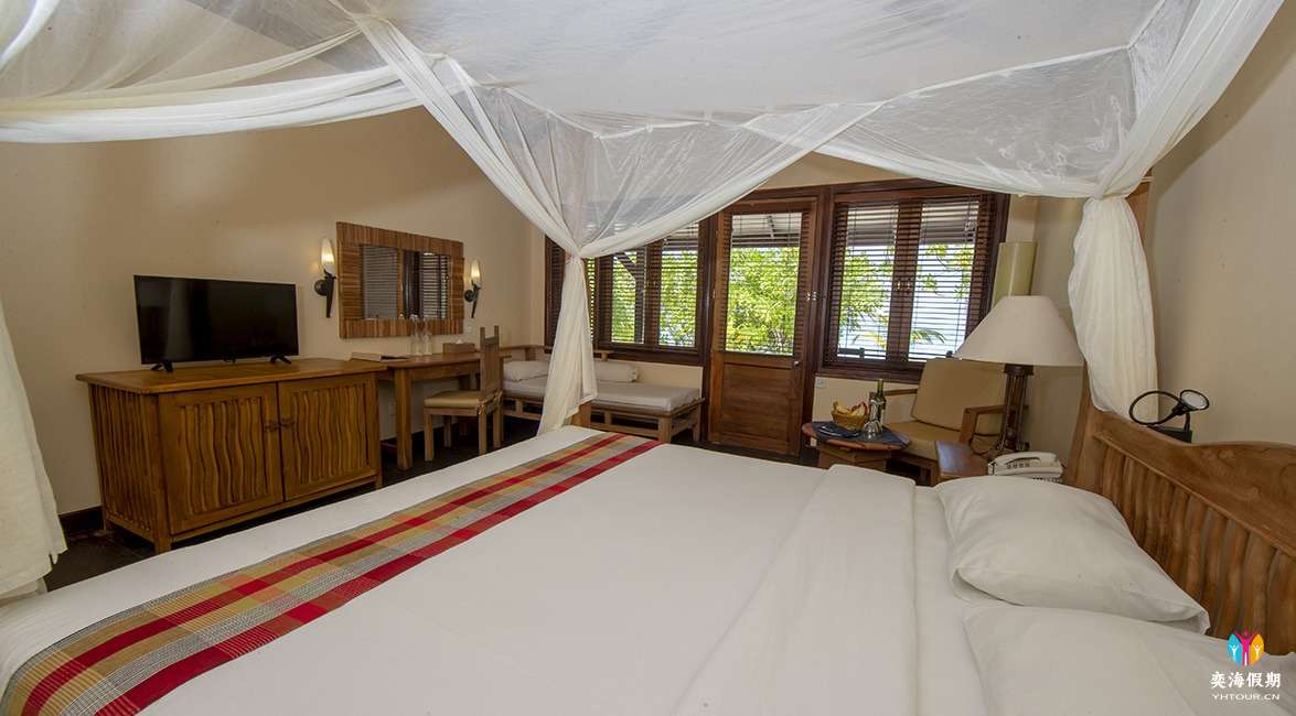Superior Beach Villa (3).jpg