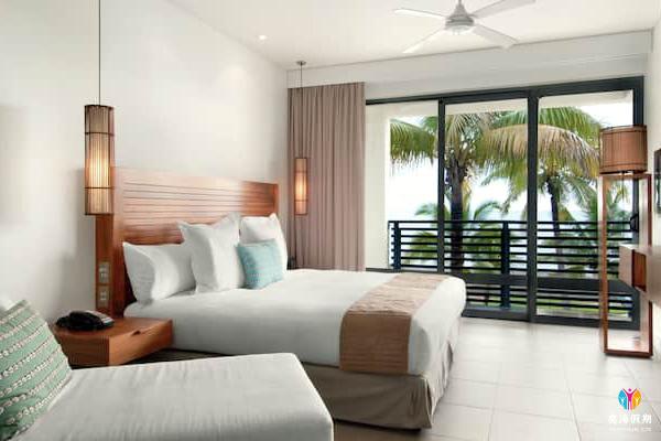 Beachfront Room (1).jpg