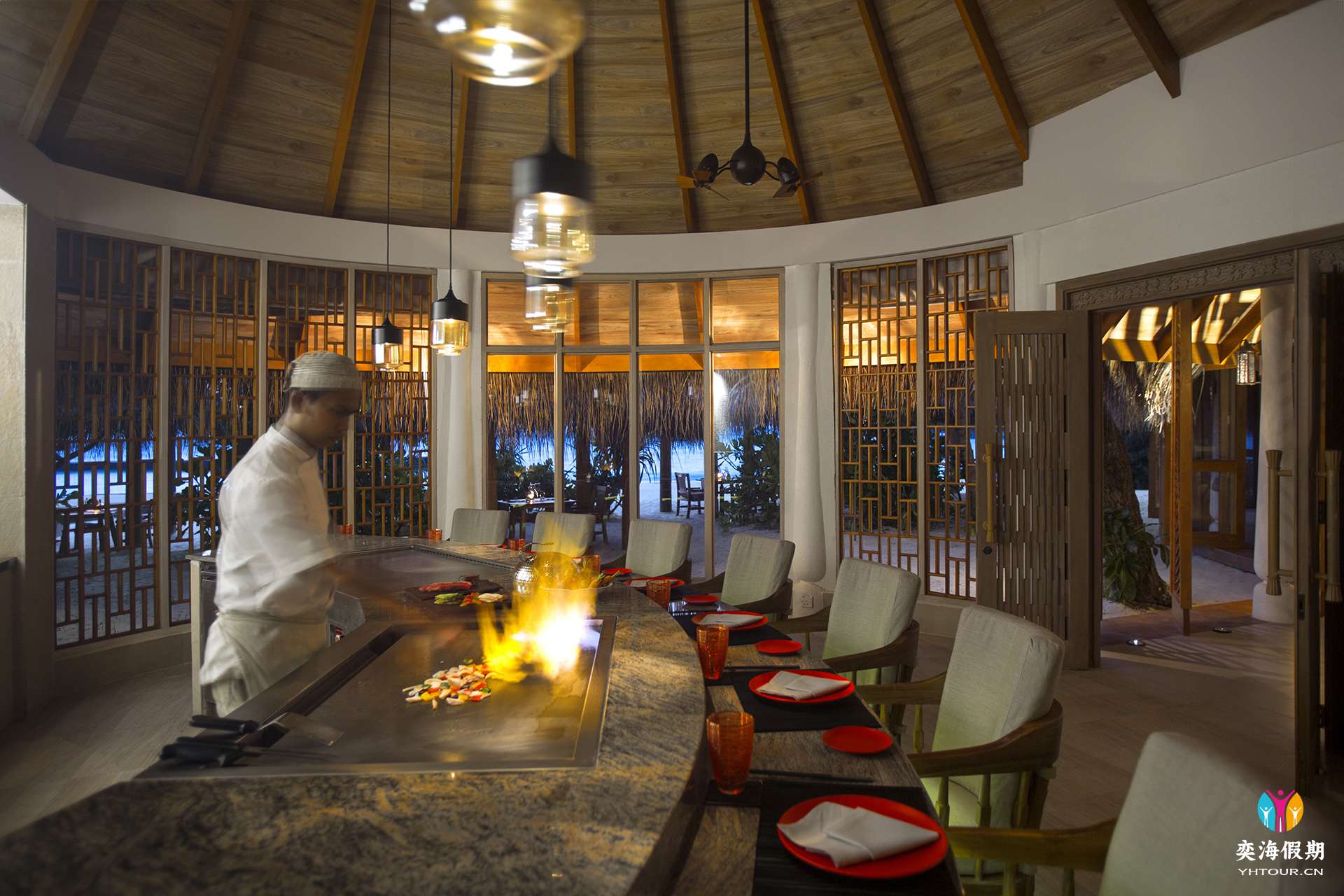Milaidhoo Maldives_Shoreline Grill (5).jpg