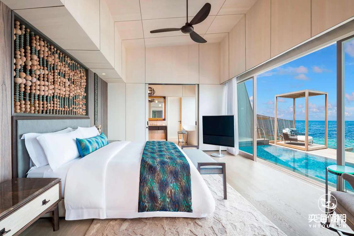 Lagoon Overwater St. Regis Suite with Pool (1).webp (4).jpg
