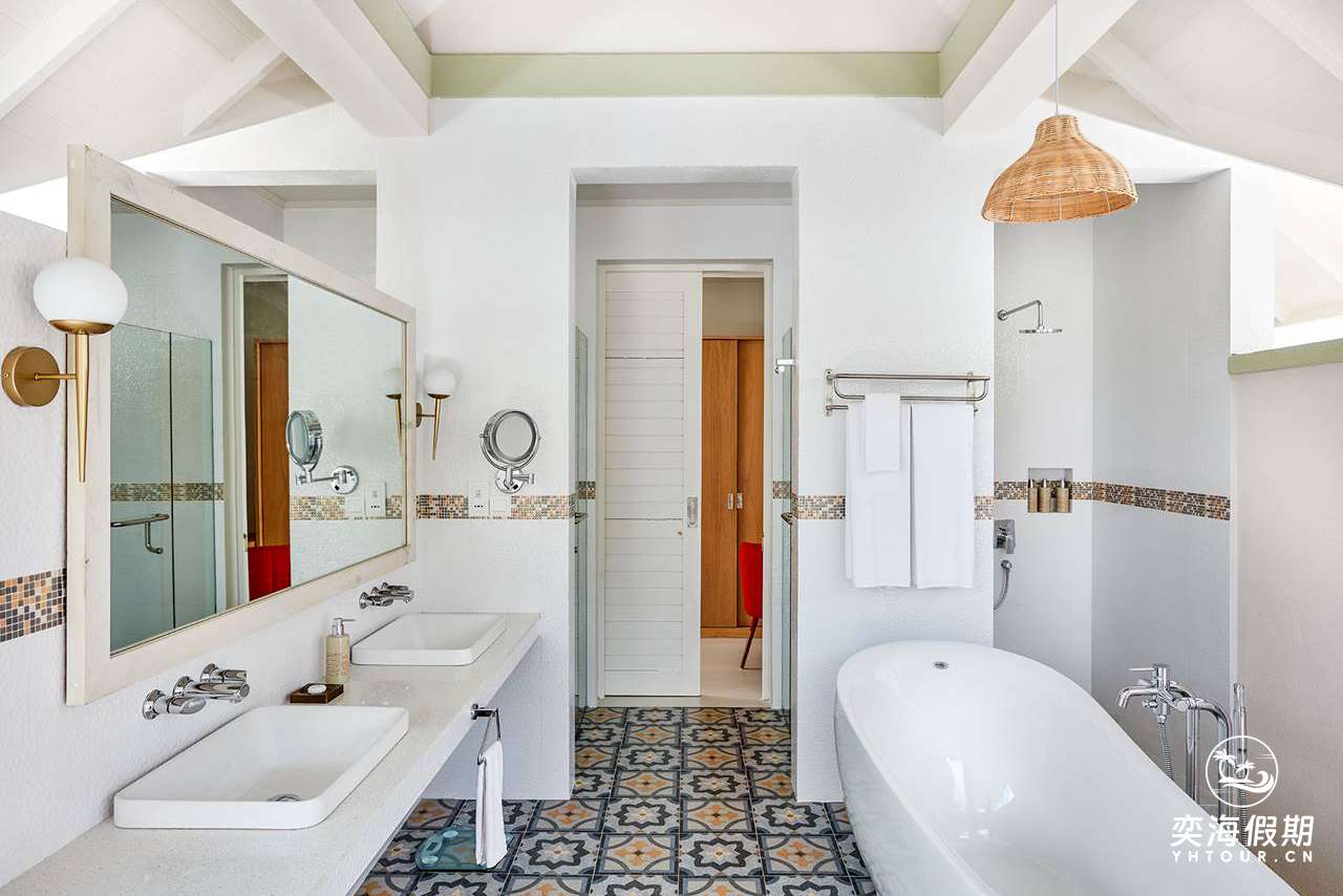 Grand Beach Villa with Pool71.jpg