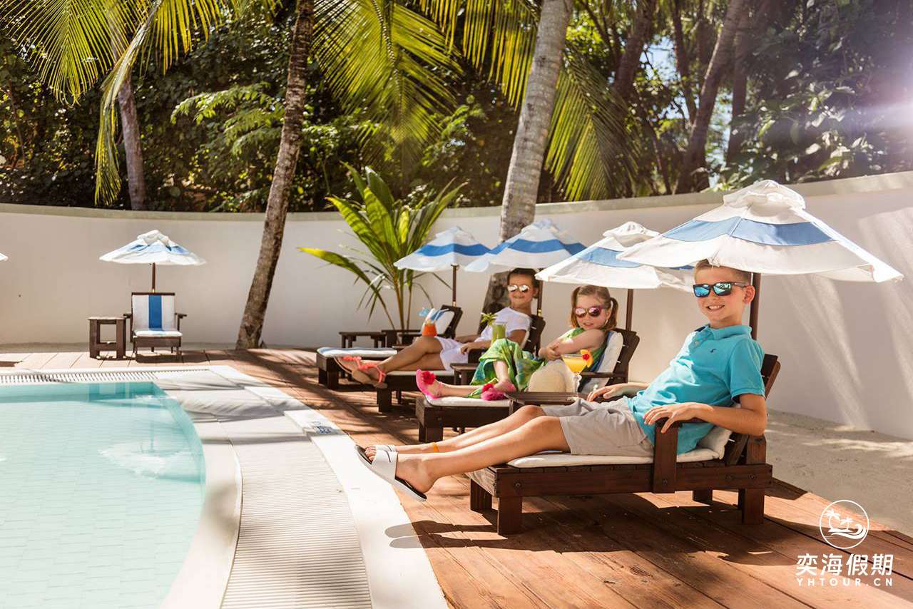 olhuveli_kidsclub_0086-edit.jpg
