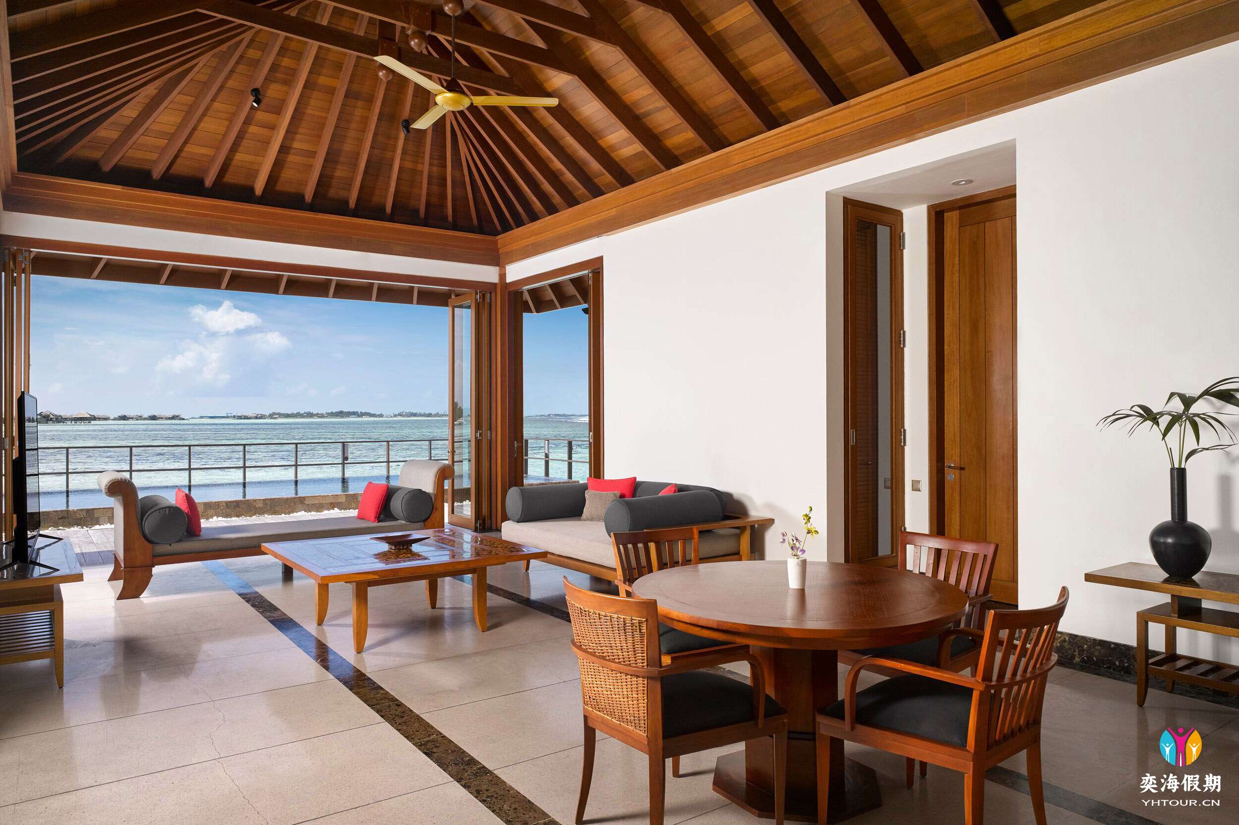 Villa Nautica - Two Bedroom Ocean Suite with Pool - Living Area - Large.jpg