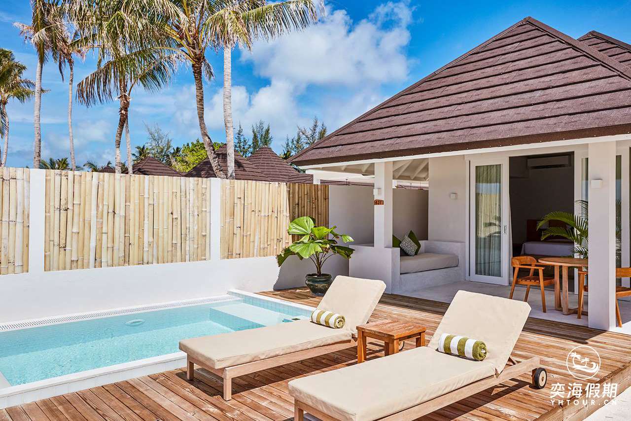 Grand Beach Villa with Pooledit.jpg
