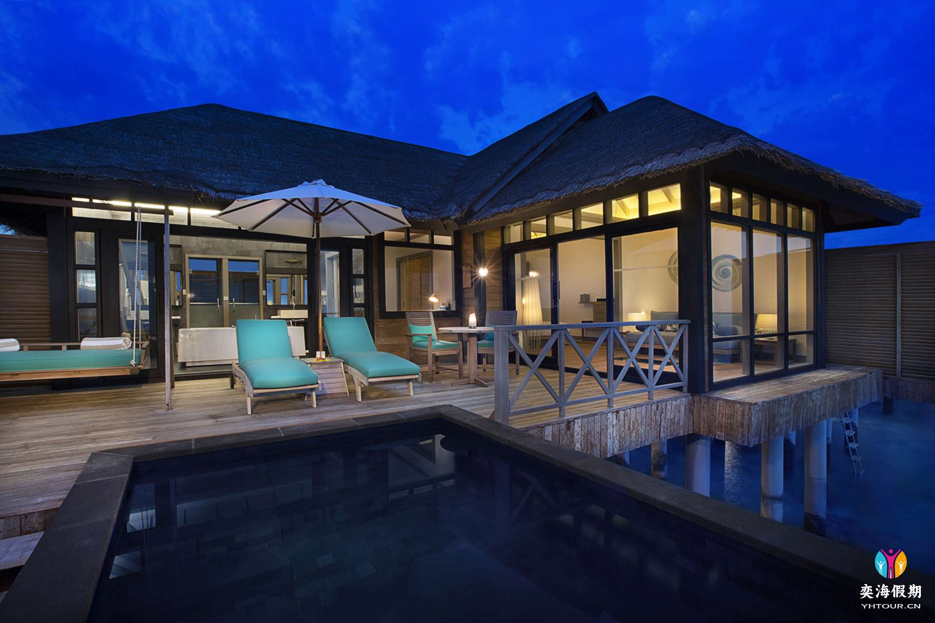E.Sunset Water Villas with Infinity Pool.jpg