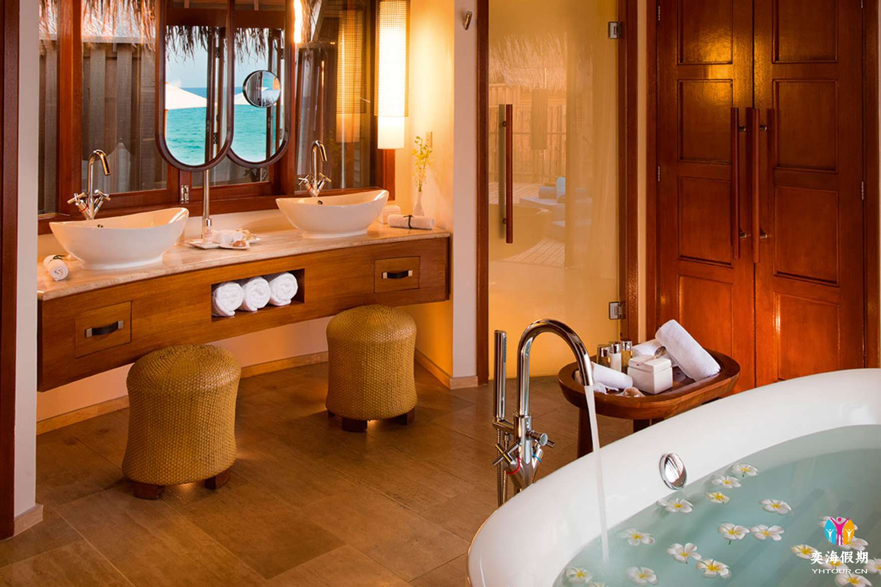 Halaveli-Maldives-2016-Water-Villa-Bathroom-02.jpg