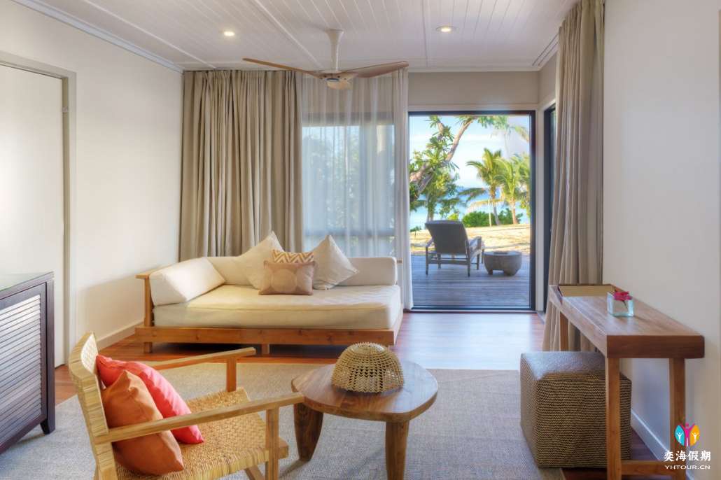 BEACHFRONT RETREATS (2).jpg