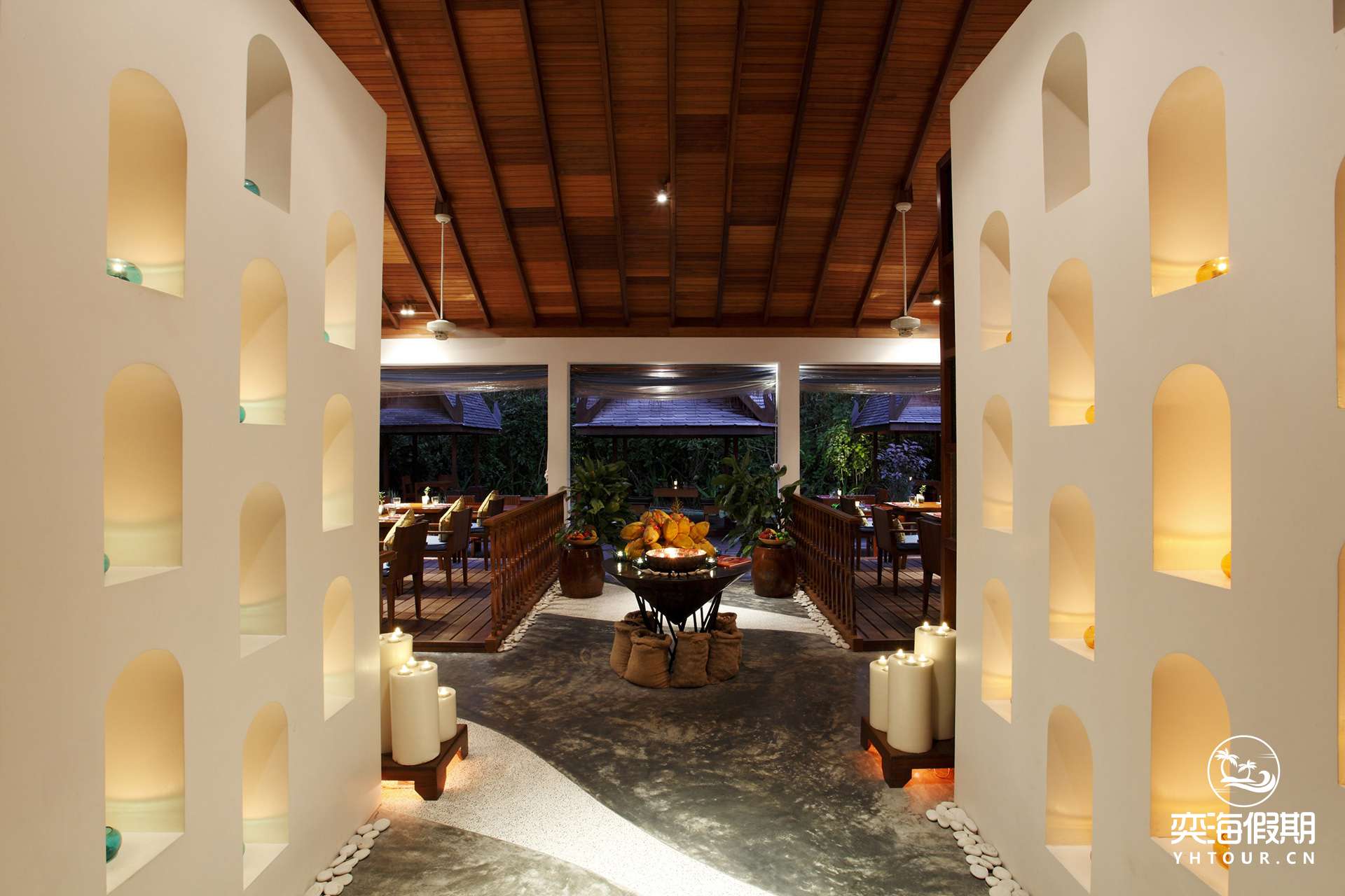 CIRM-Suan_Bua_Restaurant_02.jpg