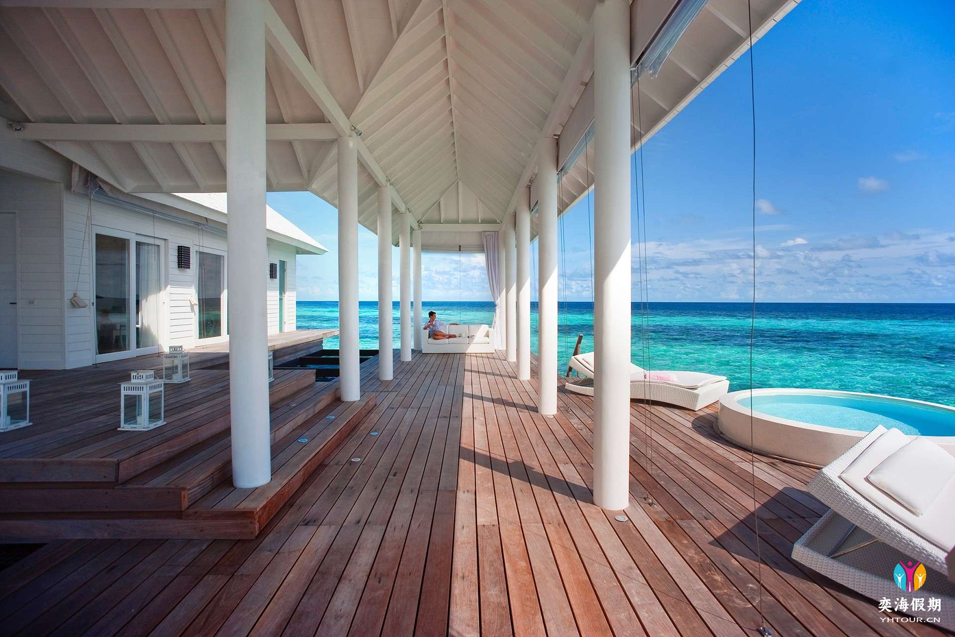 Two Bedroom Pool Water Villa (1).jpg