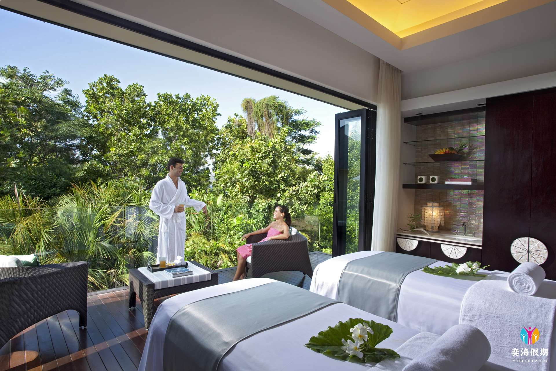RAF - Spa - Couple Suite.JPG