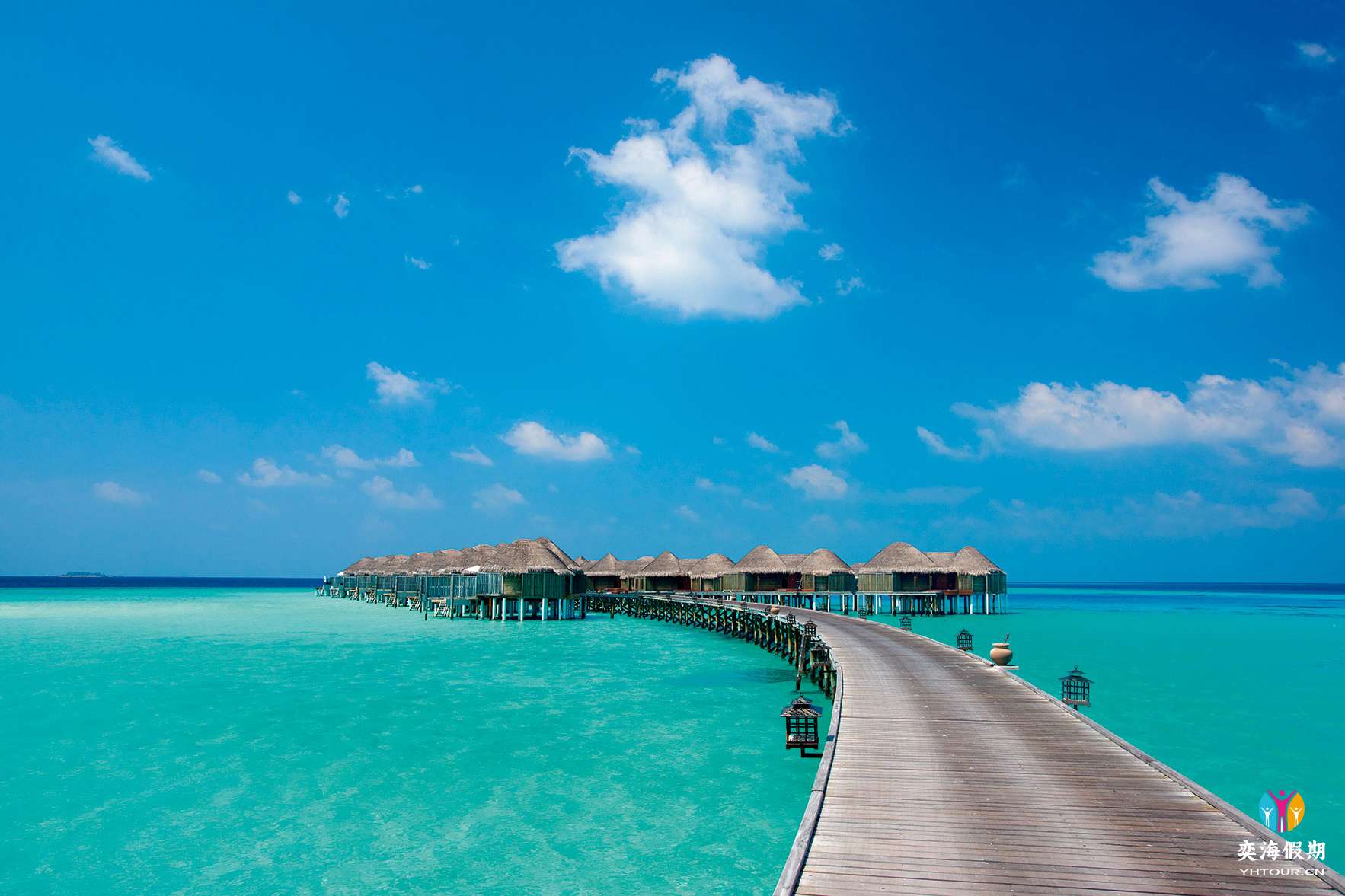 Halaveli-Maldives-2016-Water-Villas-02.jpg