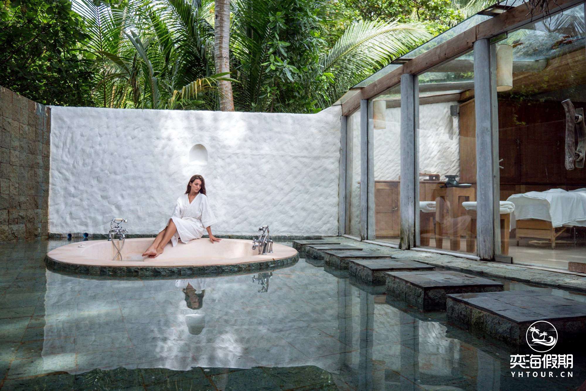 Soneva Fushi spa.jpg