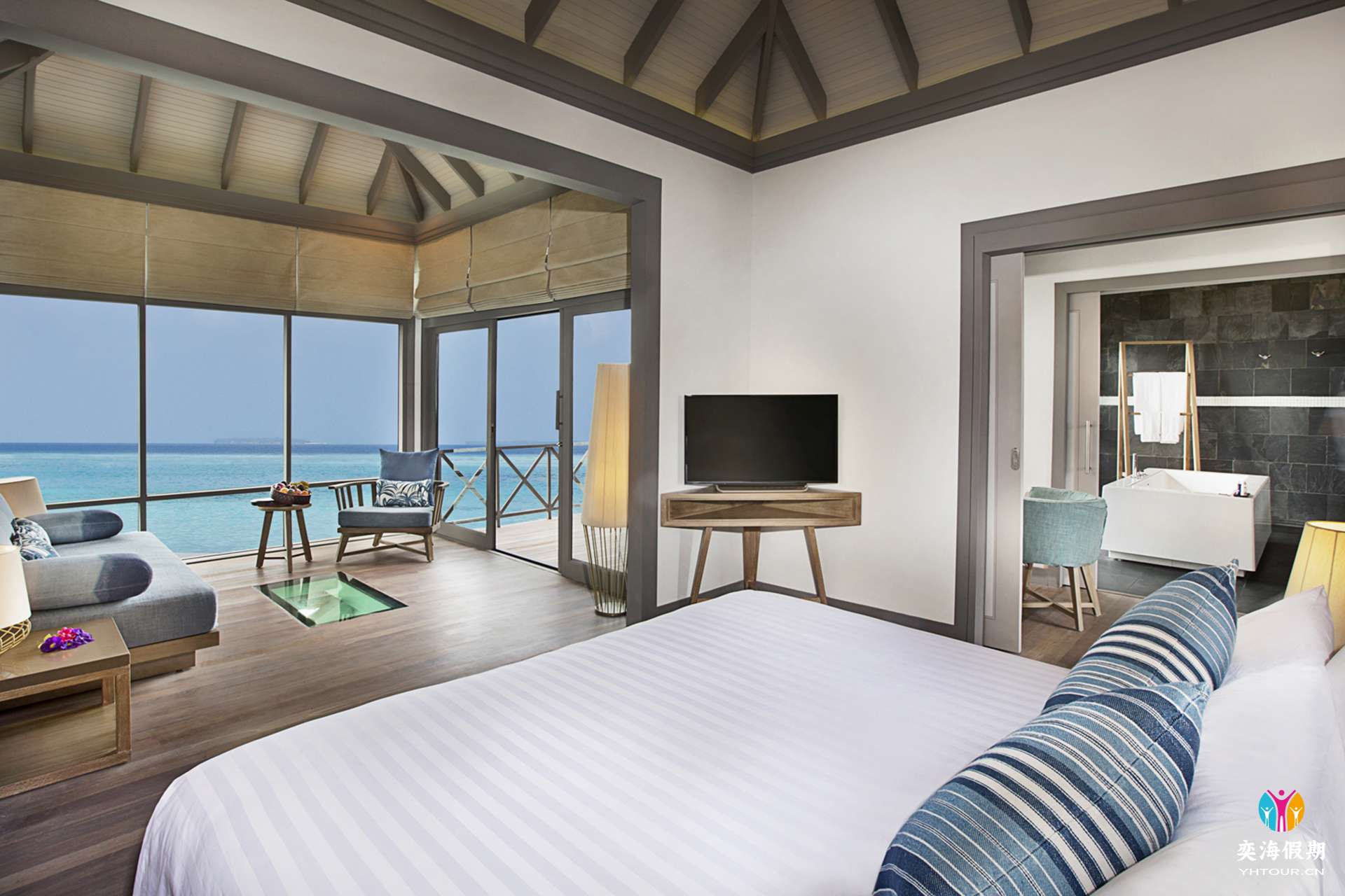 B.Sunset Water Villas with Infinity Pool.jpg