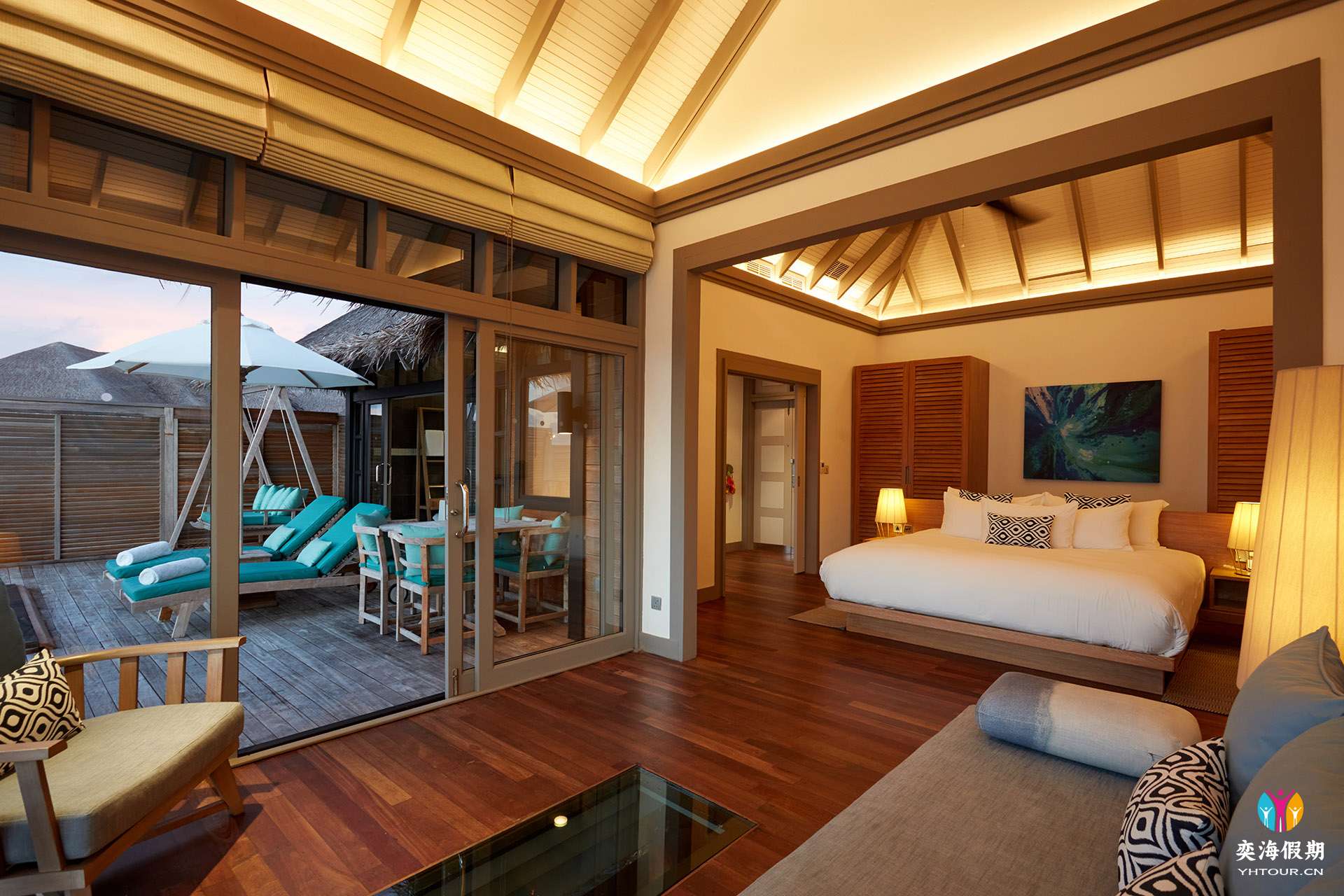 I.Sunset Water Villas with Infinity Pool.jpg