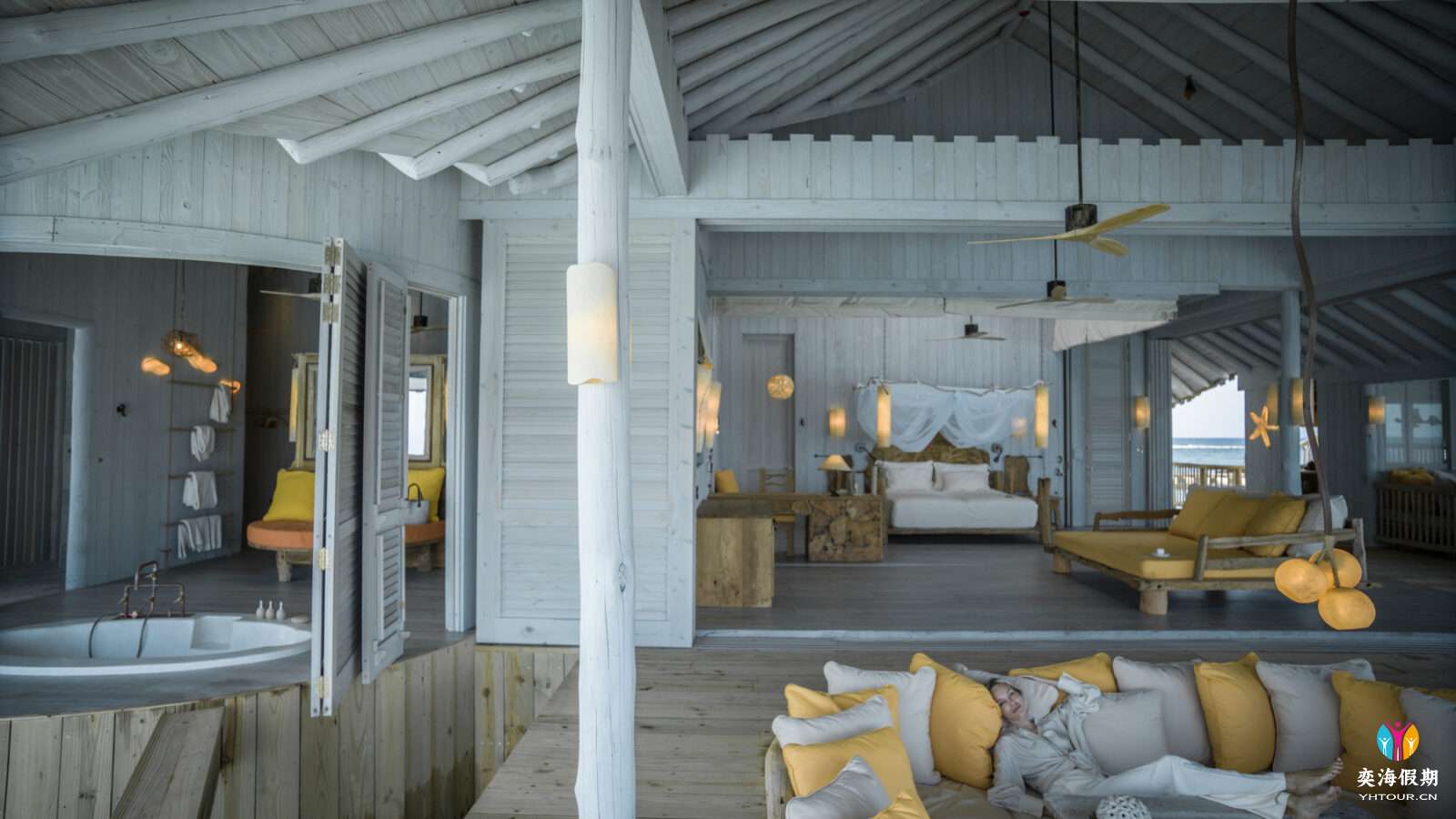Overwater Hideaway (6).jpg