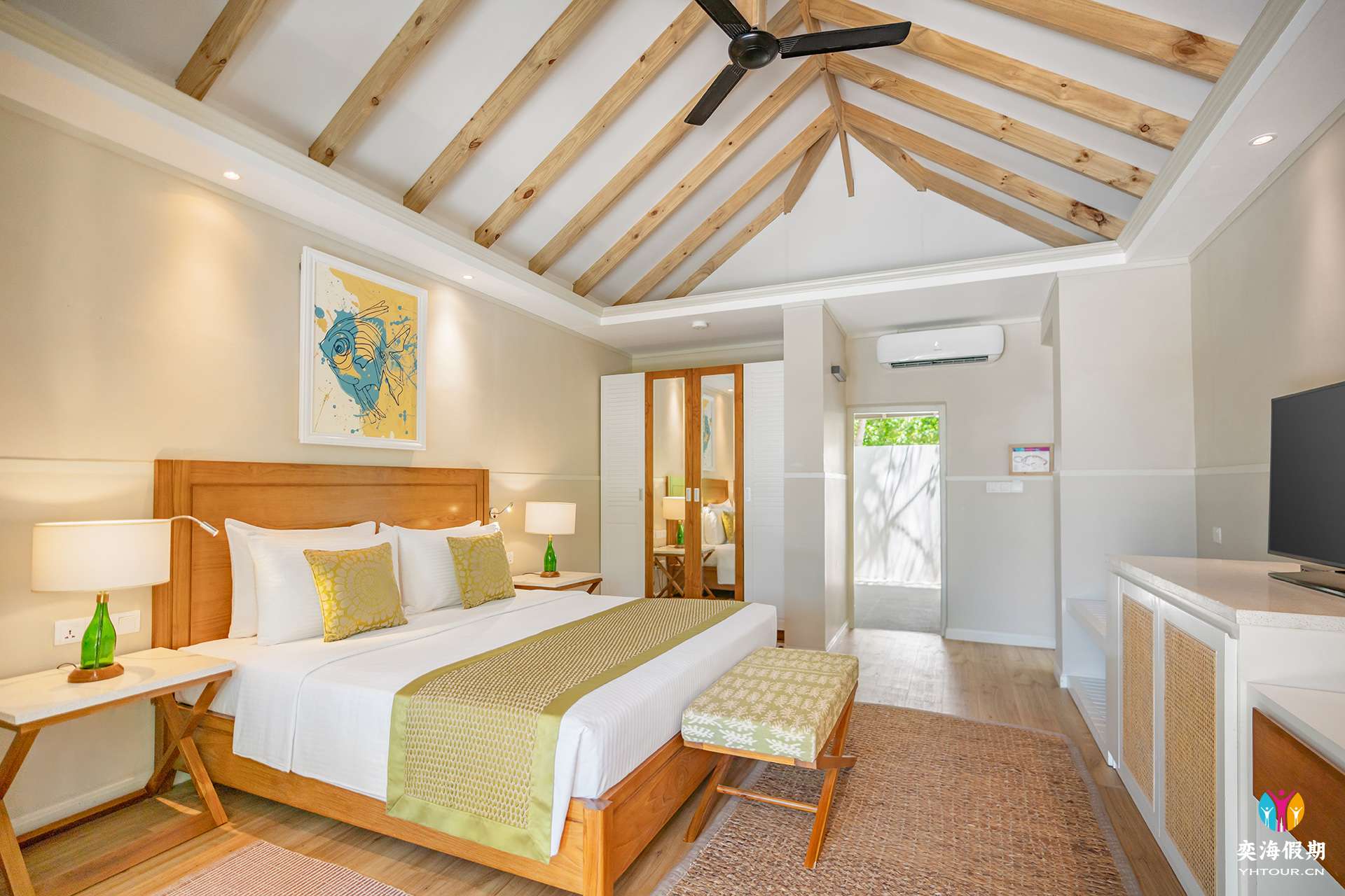 BEACH BUNGALOW ROOM.jpg