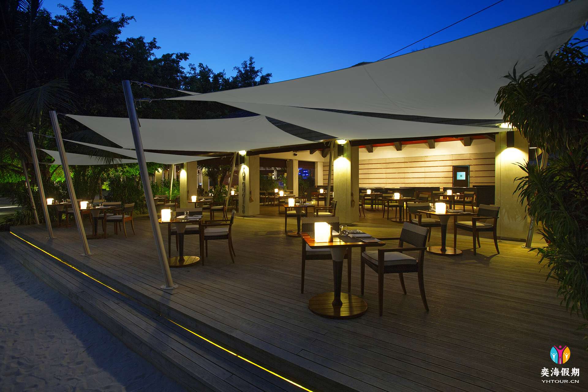 Turquoise Restaurant.jpg