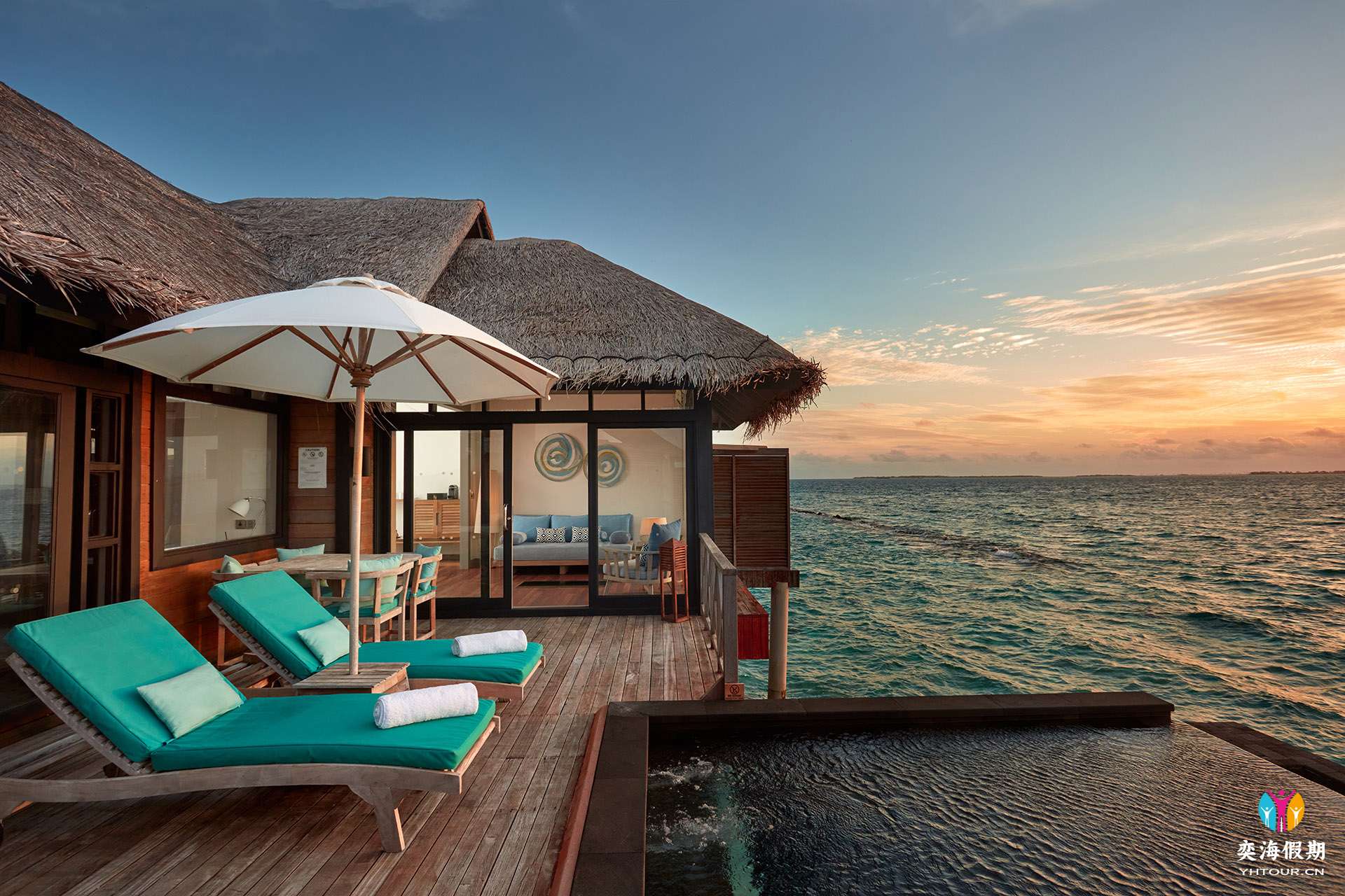 G.Sunset Water Villas with Infinity Pool.jpg