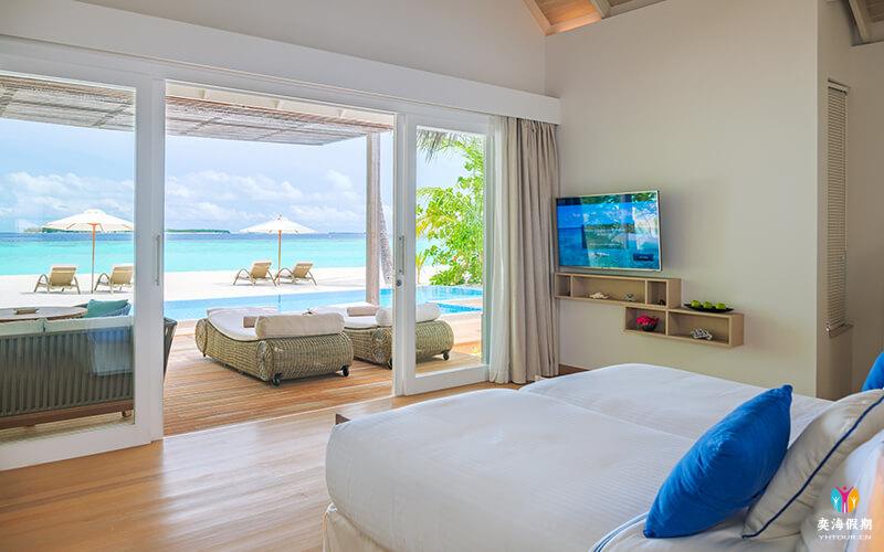 Two-Bedroom Family Beach Villa With Pooll_6.jpg