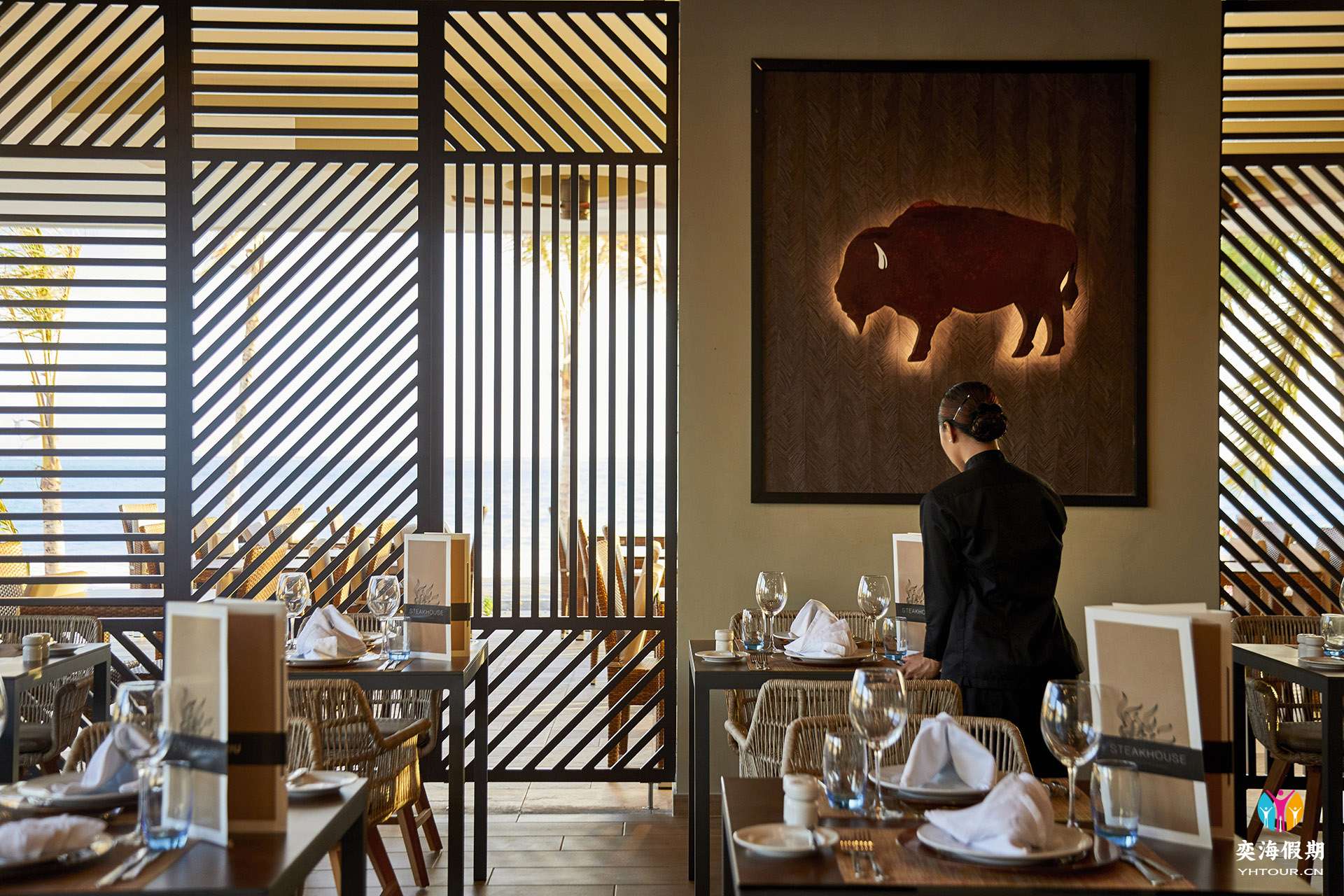 ATO_19_084 - Steakhouse.jpg