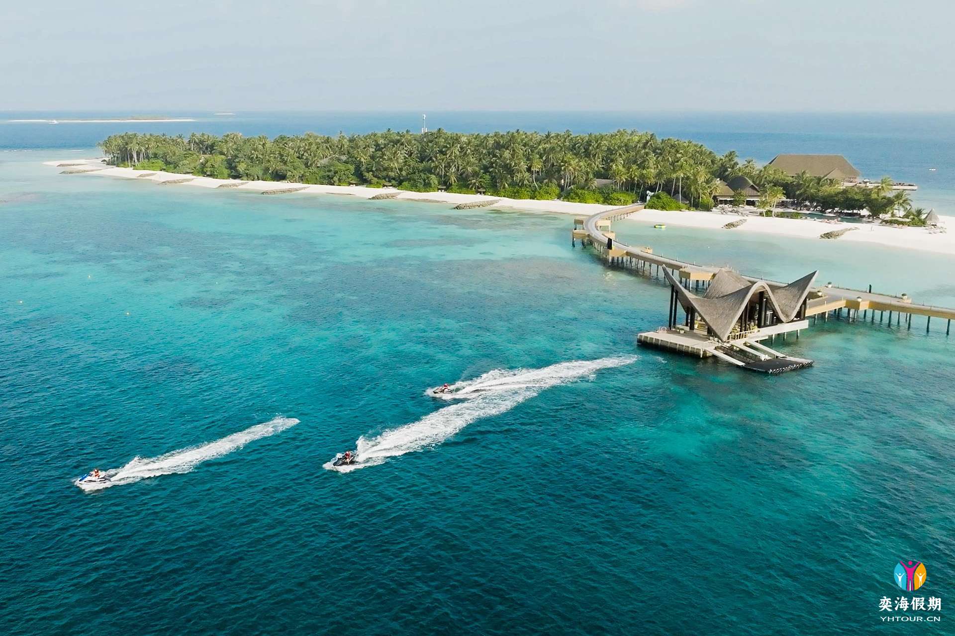 JOALI Maldives - Water Sports_Jetskii in Jetty - Large.jpg